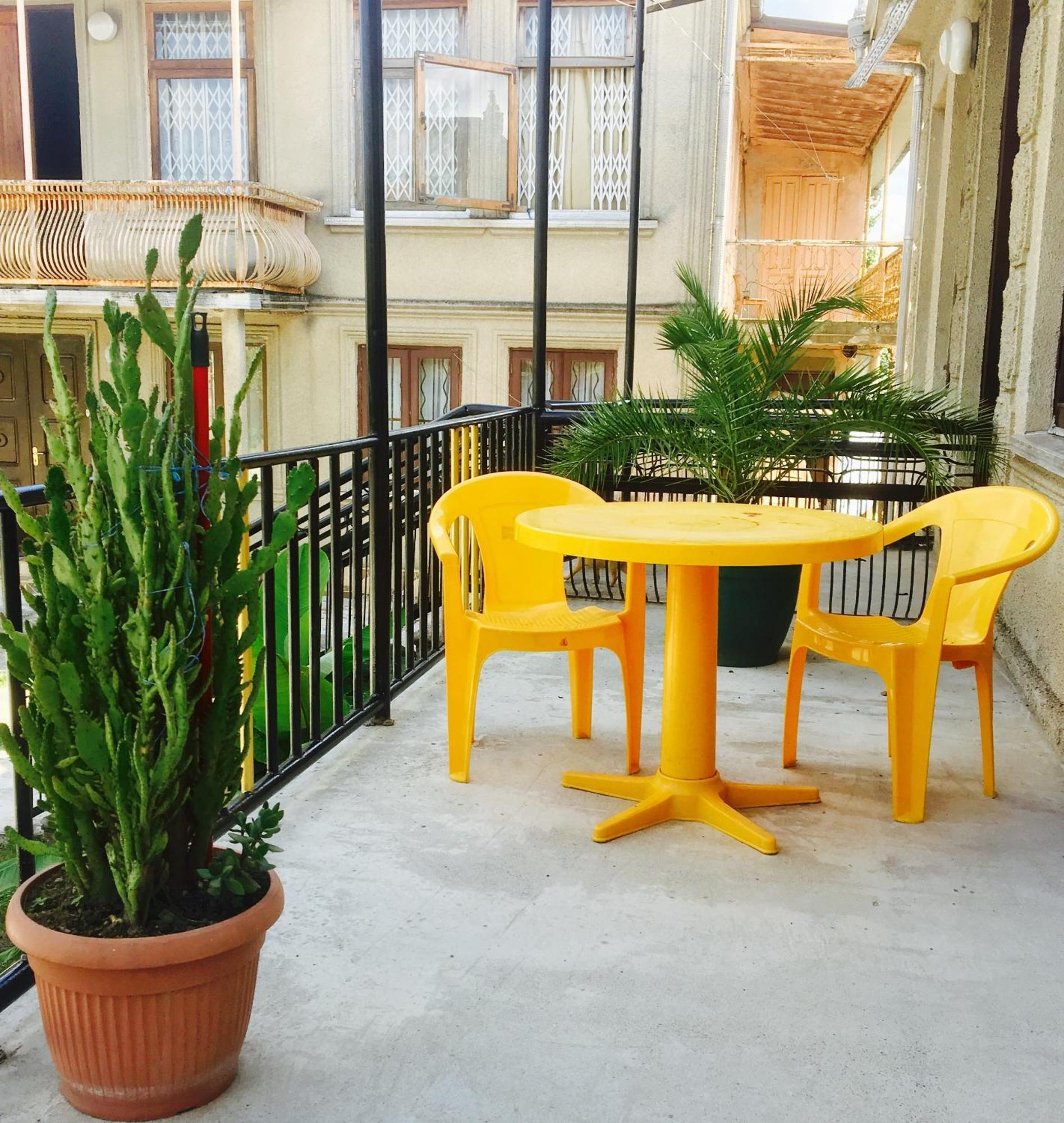 Guest House Lali Kostava 14 Zugdidi Bagian luar foto