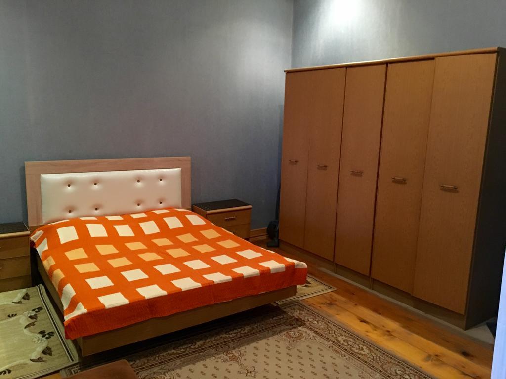 Guest House Lali Kostava 14 Zugdidi Bagian luar foto