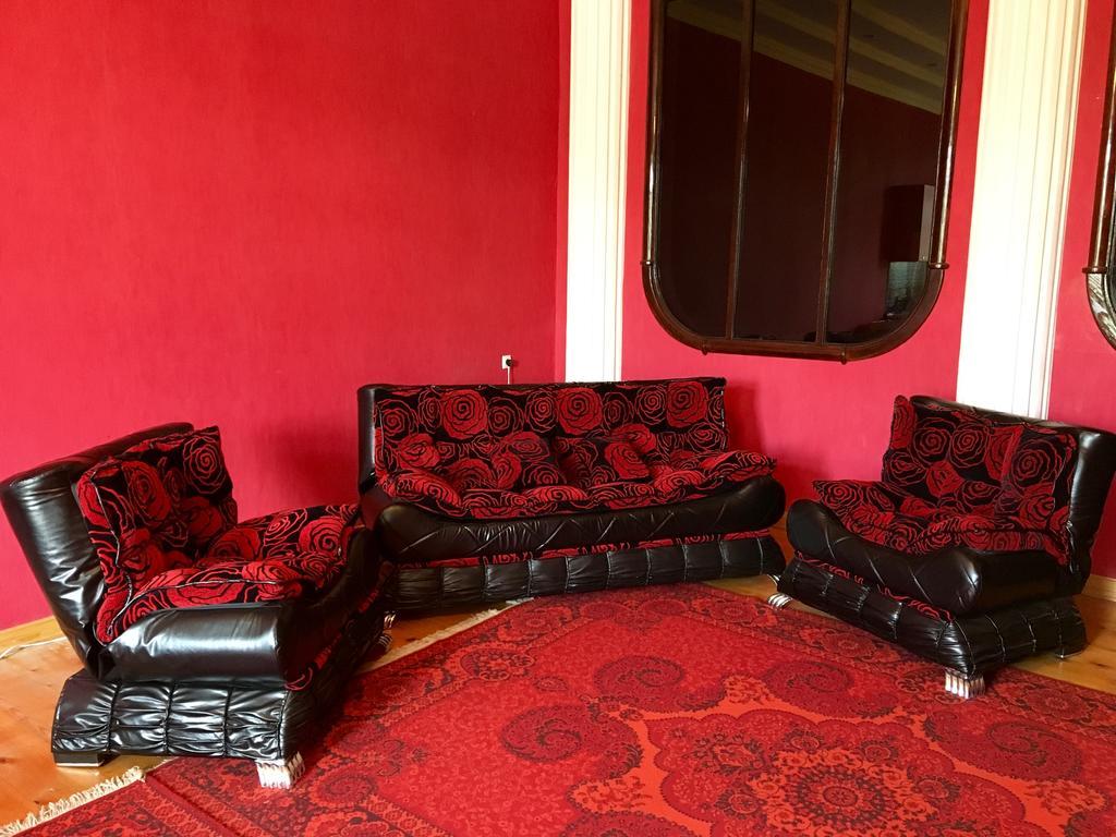 Guest House Lali Kostava 14 Zugdidi Bagian luar foto