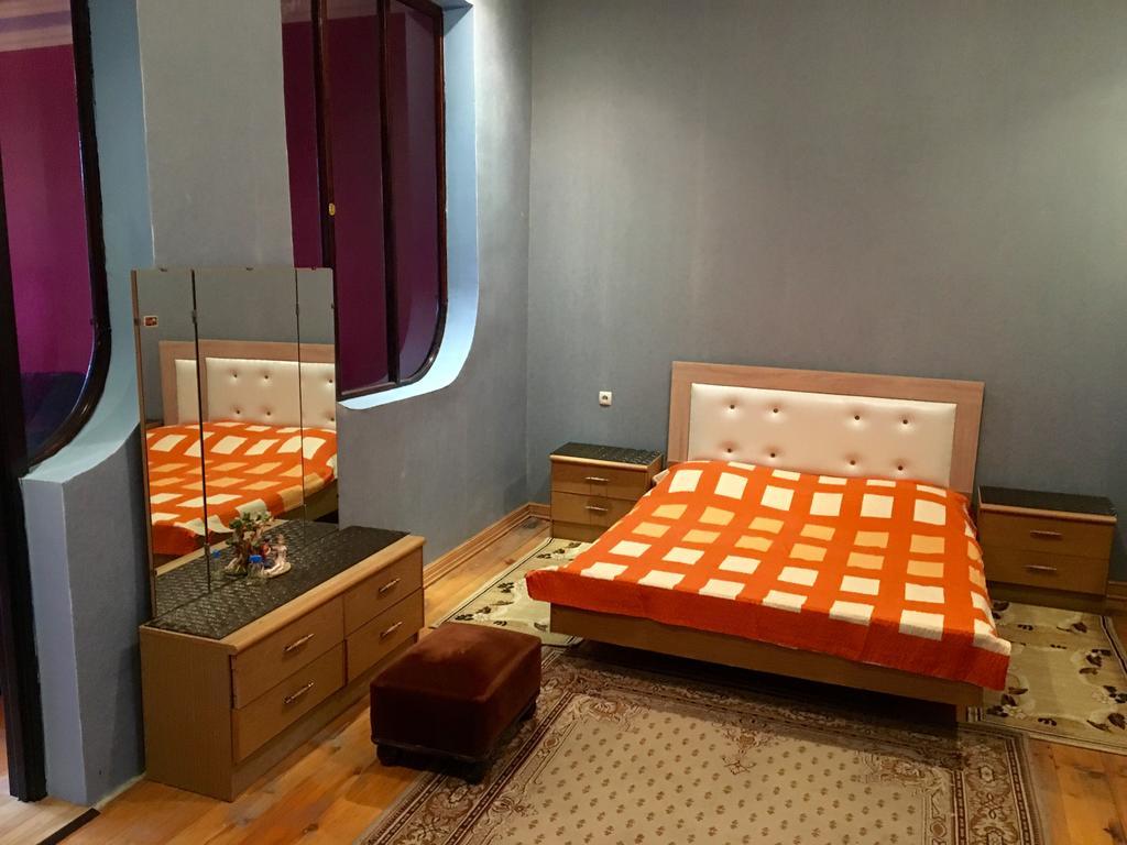 Guest House Lali Kostava 14 Zugdidi Bagian luar foto