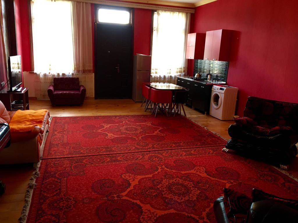 Guest House Lali Kostava 14 Zugdidi Bagian luar foto